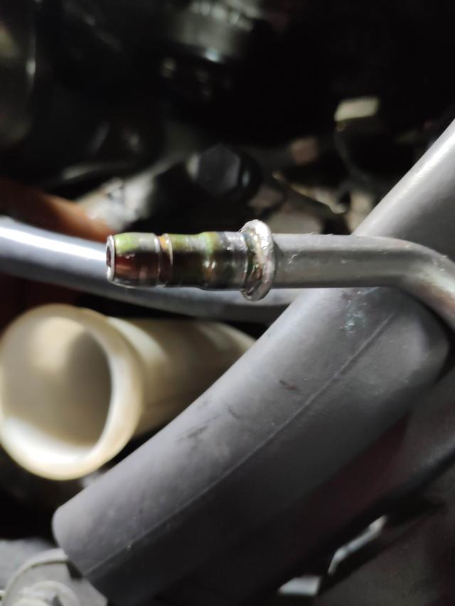 修理工修车失误导致车辆受损,修理工维修中犯了大错