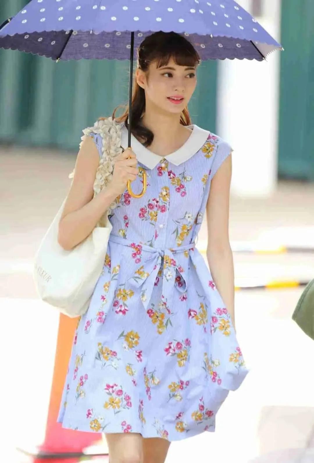 日本丰田太子妃曝光,神秘名媛撞脸奥黛丽赫本,却偏爱“好嫁风”