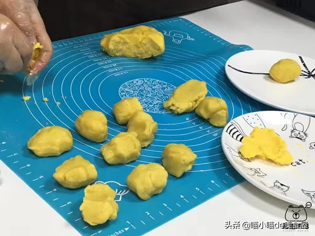 流心奶黄月饼小月饼,香港生产美心月饼流心奶黄月饼