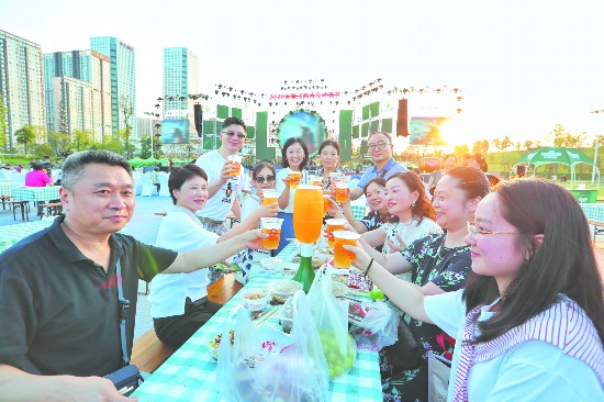 青岛啤酒节成都,成都青岛啤酒燃情夜