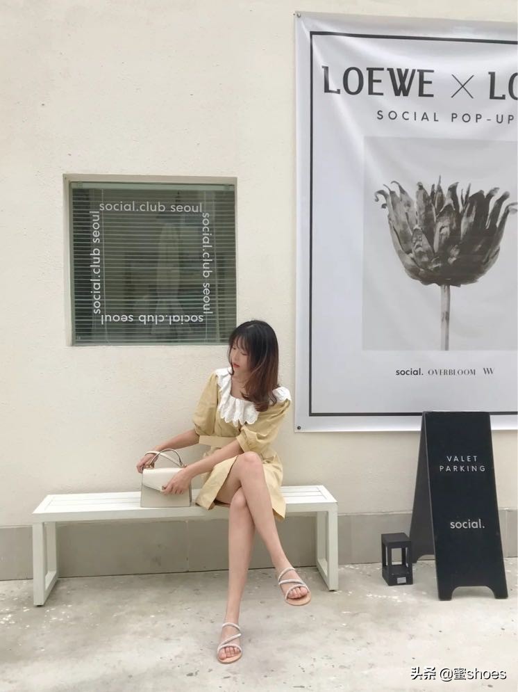 百丽女鞋最新款是哪一款,百丽女鞋凉鞋最新款