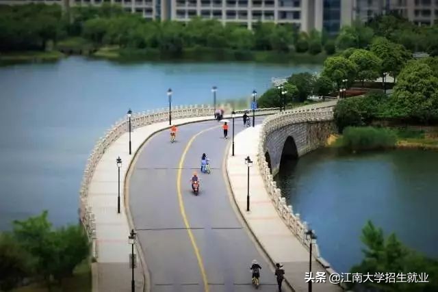 江苏占地最大的大学,占地面积超过8000亩的大学