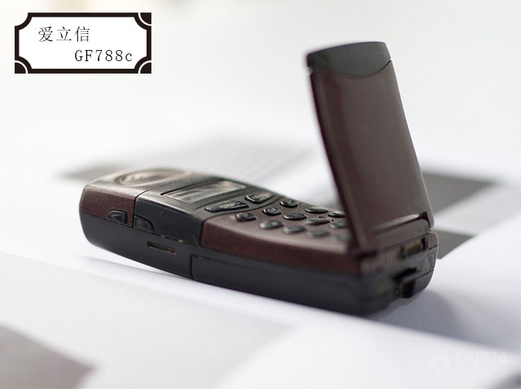 motorazr四代,motorazr2019翻盖折叠屏