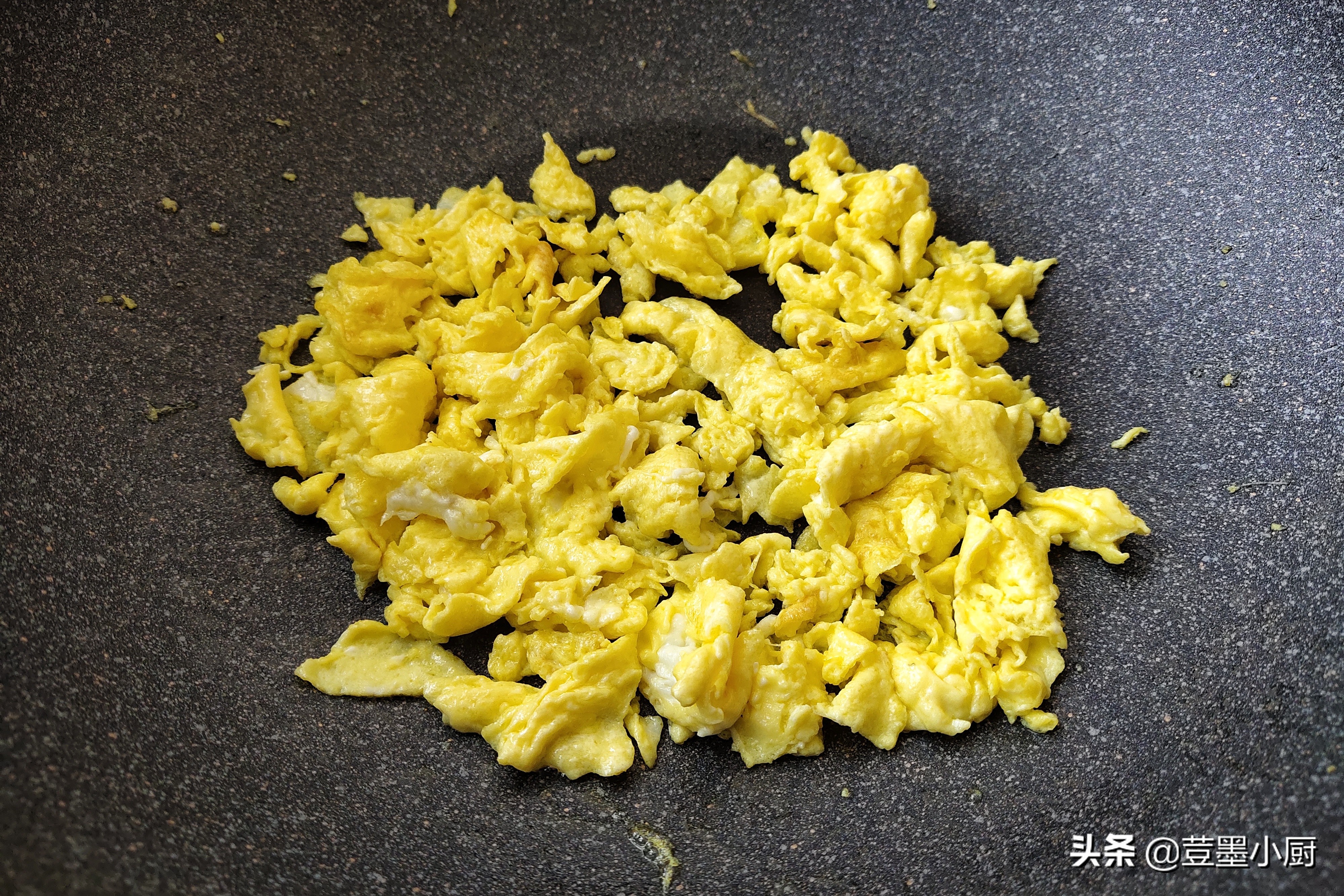 五月吃啥饺子馅最好,春天多吃这素馅饺子