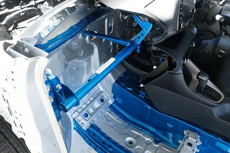 丰田雅力士2011款1.6g自动炫动版,全新丰田雅力士gr