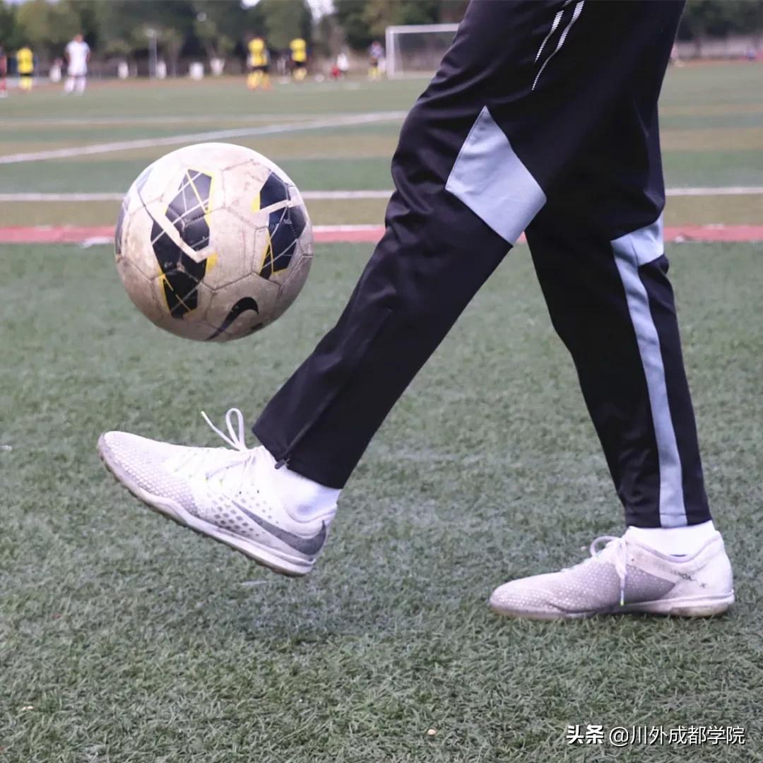 穿上这双鞋也许能走上人生巅峰,穿上这双鞋也许就能走上人生巅峰