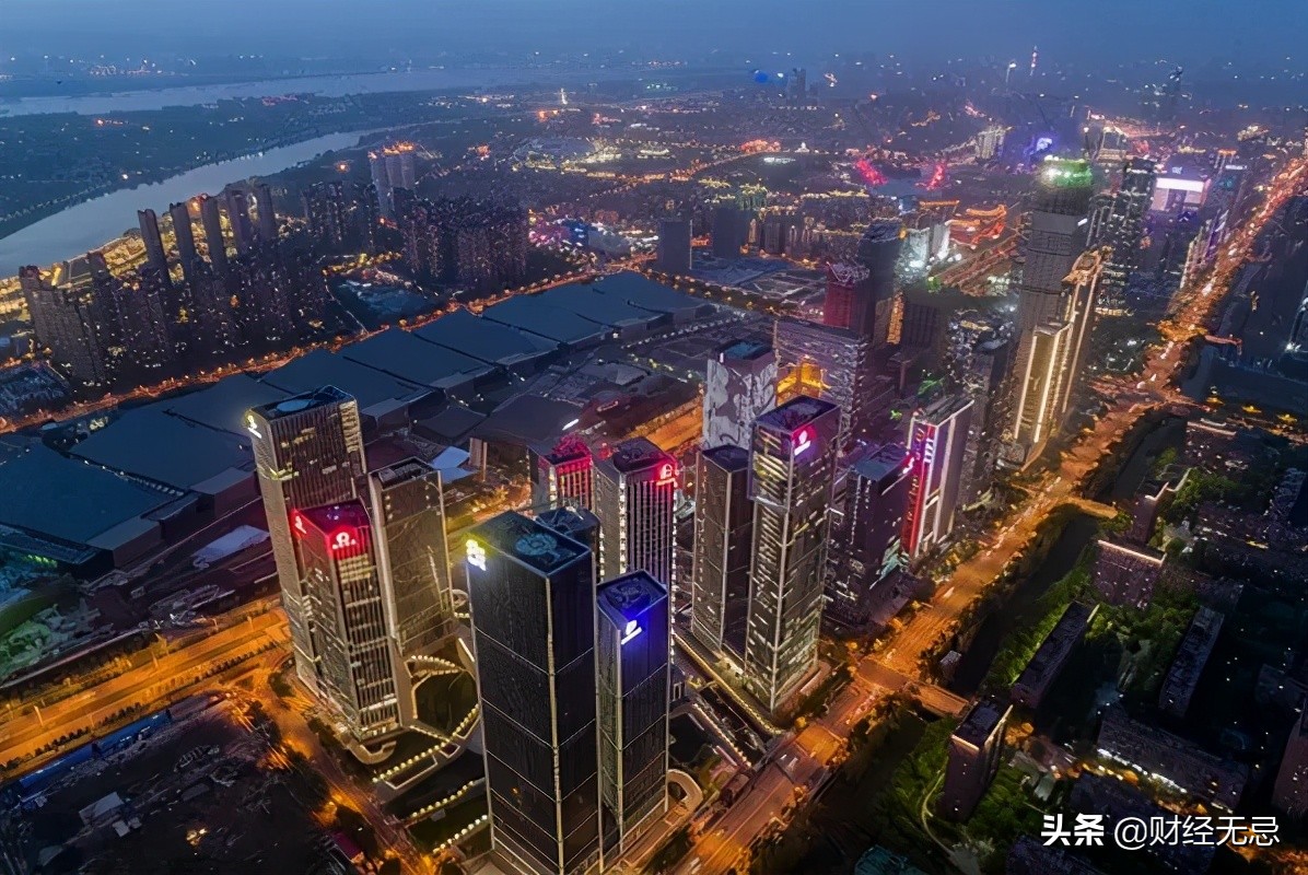 “增长冠军”南京,背后有“金鱼嘴”金融之力