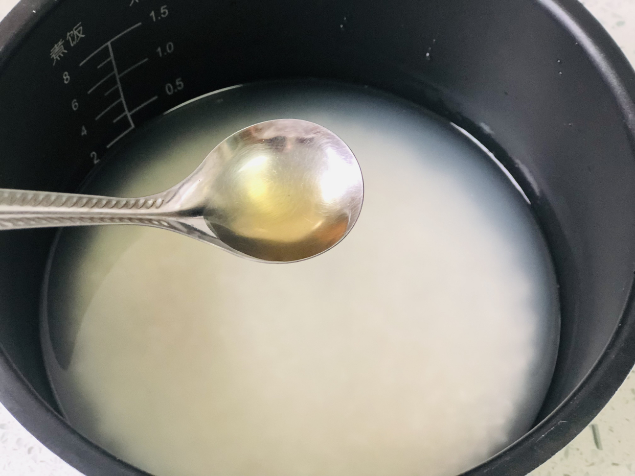 大米蒸米饭要注意什么,蒸大米的时候用不用水淘一下