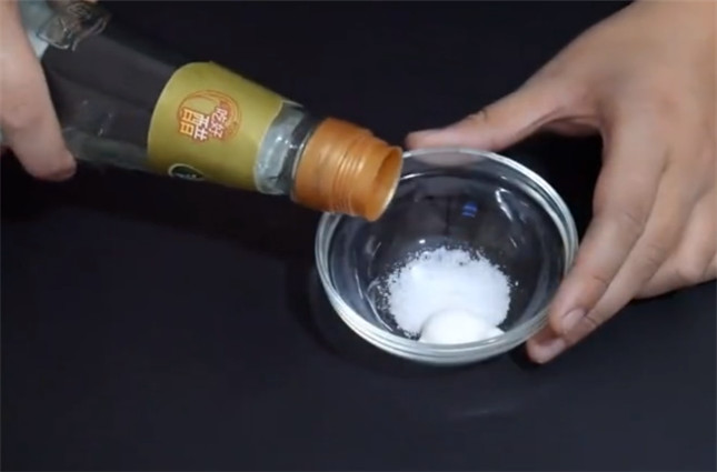 小白鞋清洁变白,小白鞋脏了一擦就能变白的神器