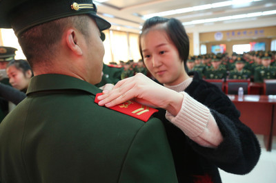 大专毕业生当兵优劣势,大学毕业当兵和大学里当兵的区别