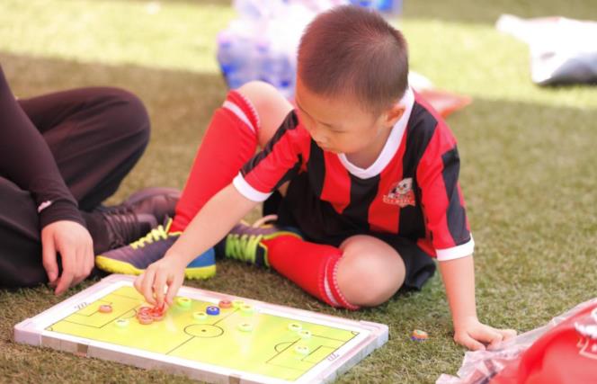 孩子一根筋跟傻了似的怎么办,孩子一根筋怎么都说不通怎么办