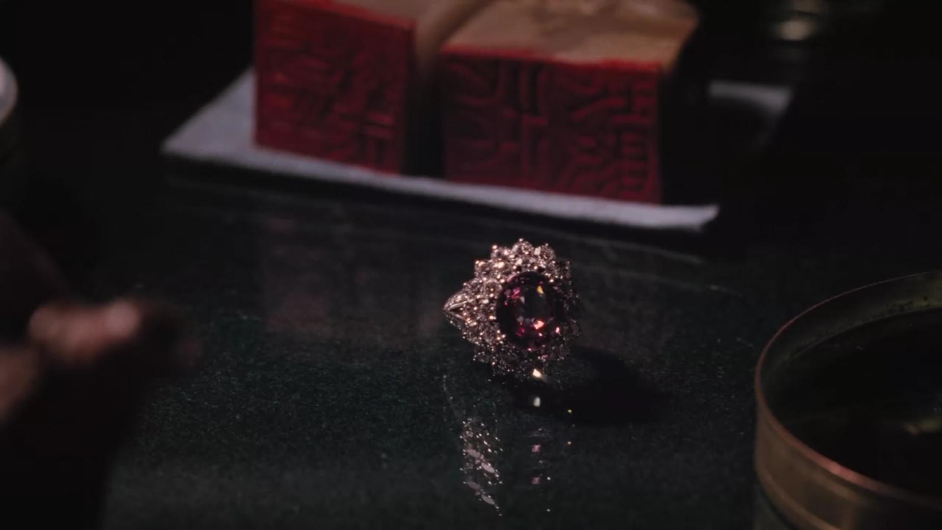 电影中真正的珠宝,鸽子蛋珠宝