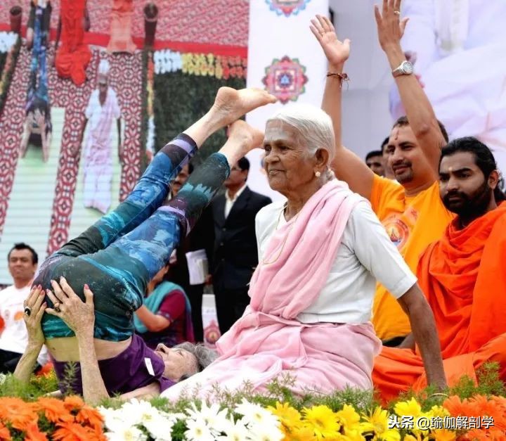 瑜伽性别歧视,瑜伽的年龄对照表