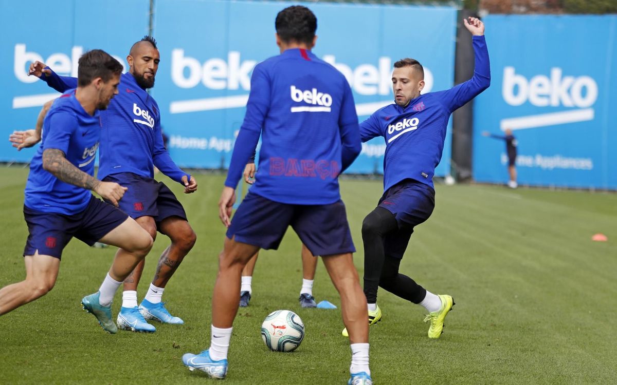 巴萨梅西黑暗时刻,巴萨喊梅西