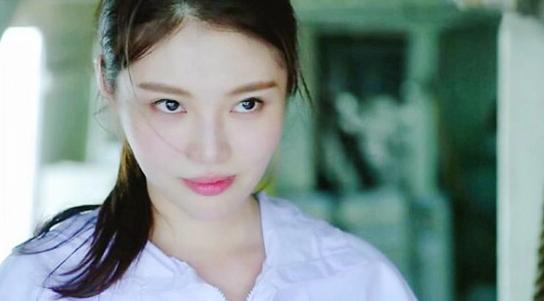 靠身材出道的两字女星,靠身材火的女星