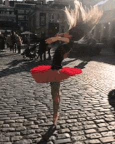 搞笑GIF开心一刻：你这日子不容易，吃大米粥配食盐