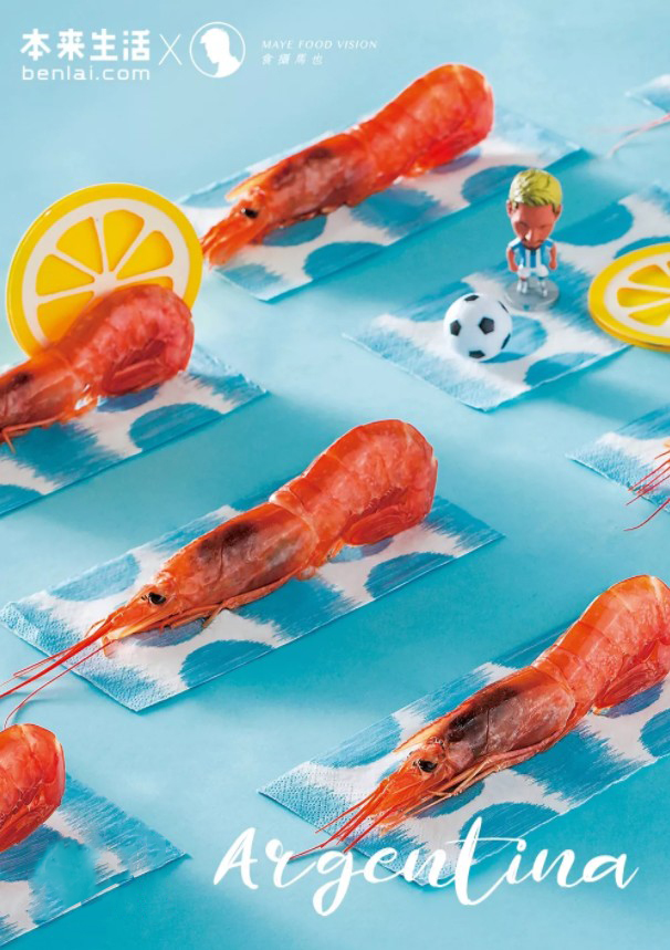 足球是由哪些东西做的,足球都是用什么做的