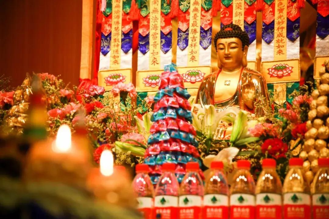对佛菩萨真正的供养是什么,家里供养佛菩萨要每天上香吗