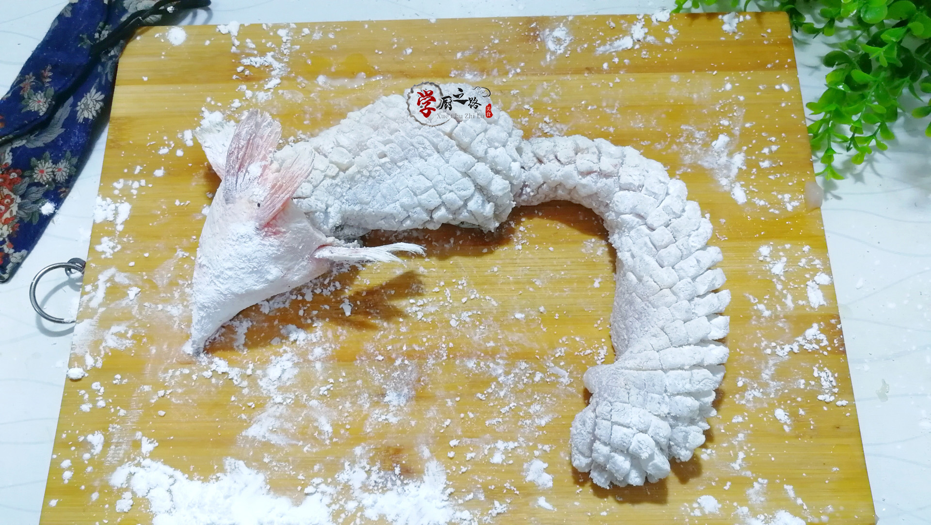 松鼠鱼口味酸甜宴客倍儿有面,厨师制作松鼠鱼