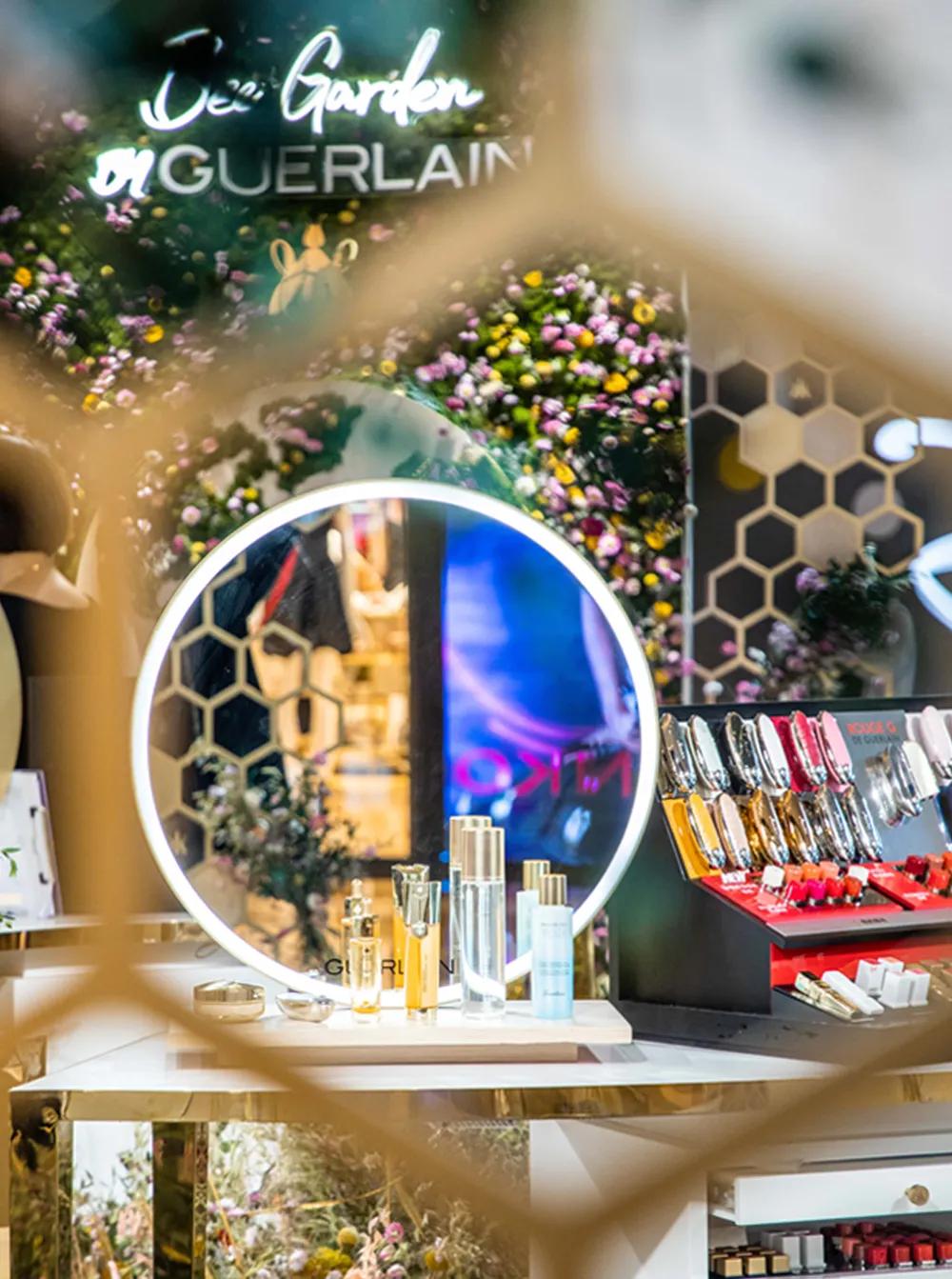 十年匠心，尽显“蜂”芒！法国娇兰绝美蜜境登陆太古汇