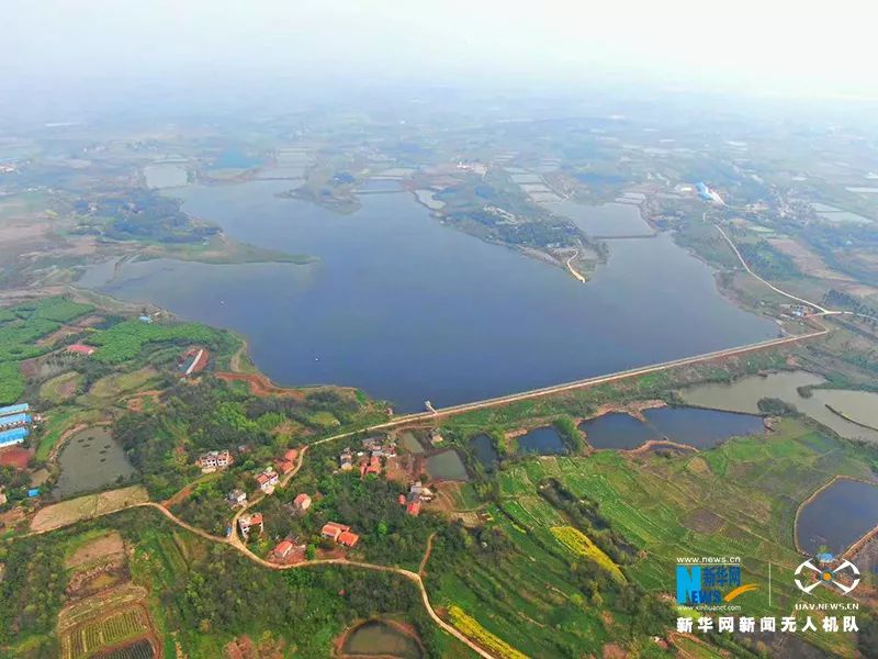 【大美孝感】如明珠遗落,新华网航拍镜头下的应城国家矿山公园超震撼,你怎能错过~