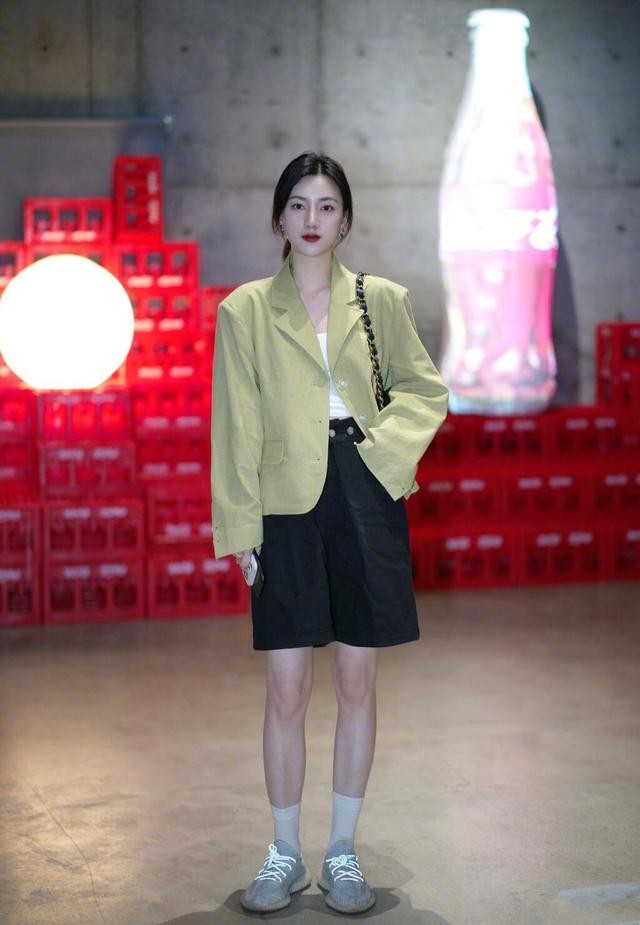 显瘦显高的平底鞋,气质百搭平底单鞋显高