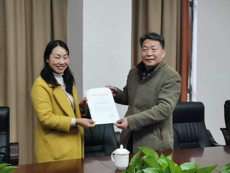 城东小学校歌乐器,城东小学文艺表演青春节拍