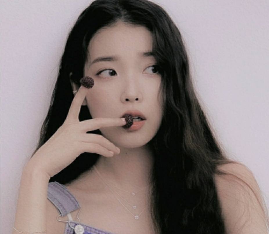 iu代言新百伦图片,新百伦iu代言人