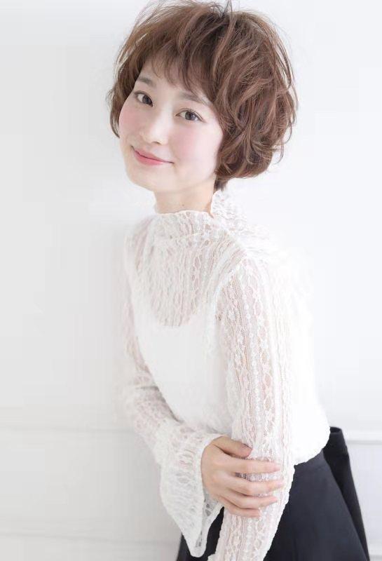 年纪大的阿姨剪什么发型,年纪大的阿姨卷发发型