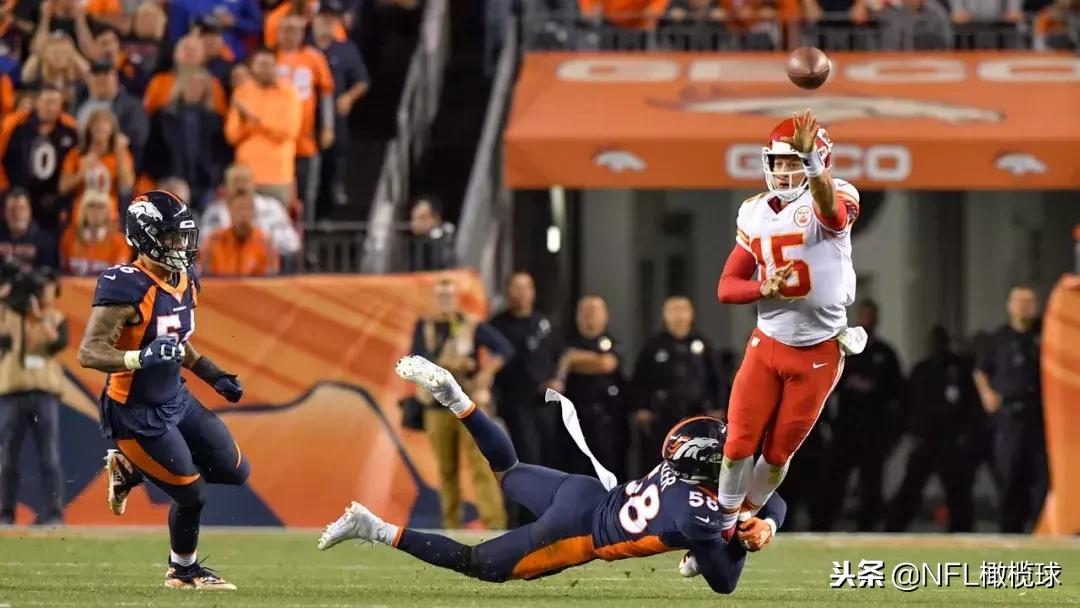 橄榄球真的只能传一次吗,橄榄球只能传给后面的人吗