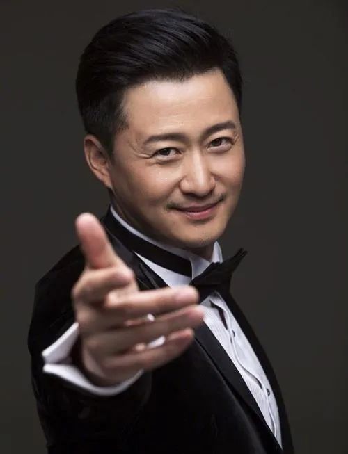 雷佳音帅气代言,雷佳音最新代言