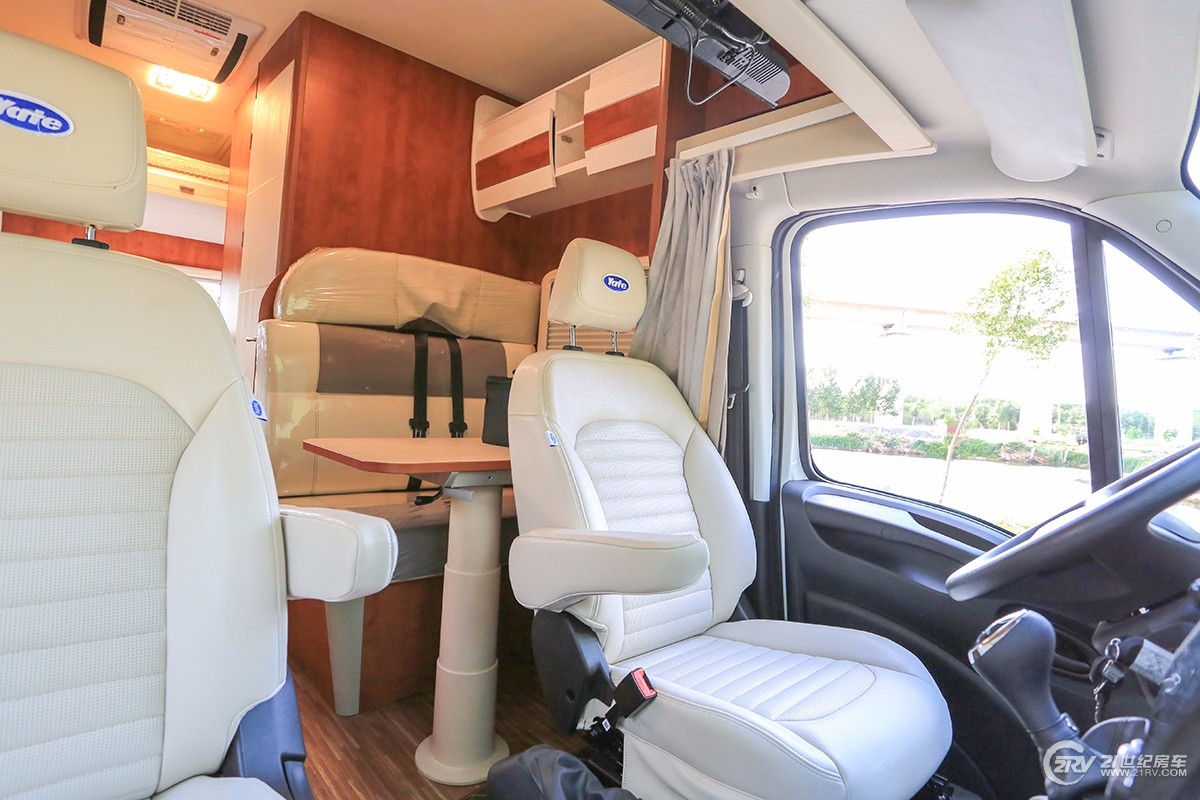 同级别房车谁敢跟它比轻量化！实拍亚特plasy631房车