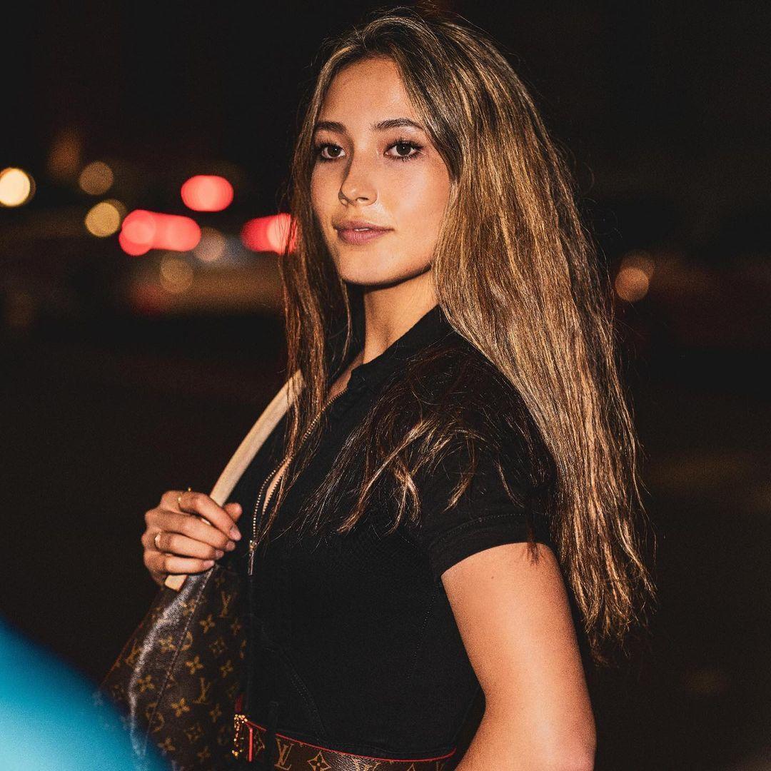 爽文般人生！天才学霸+世界冠军+绝美模特，17岁中美混血女孩火了