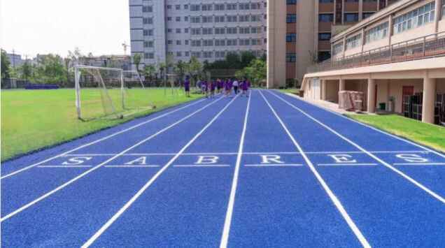 橡胶跑道和水泥跑道的区别,聚氨酯橡胶塑胶跑道价格