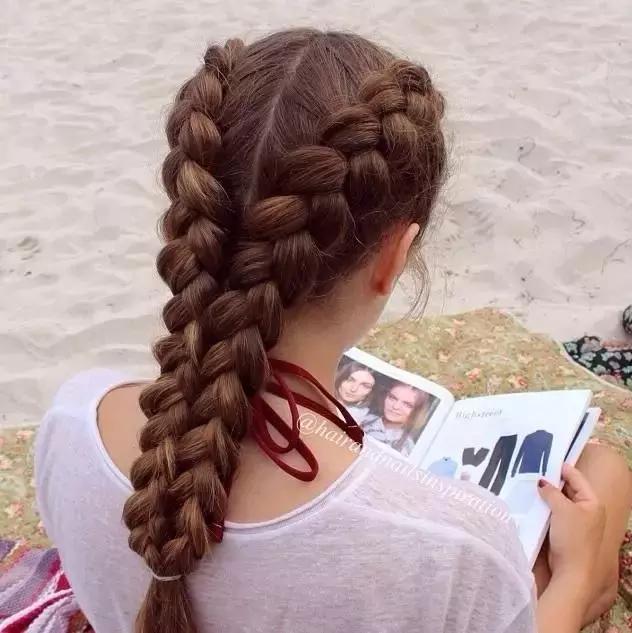 现在女生发型都是披头散发,女士新潮发型2020流行发型