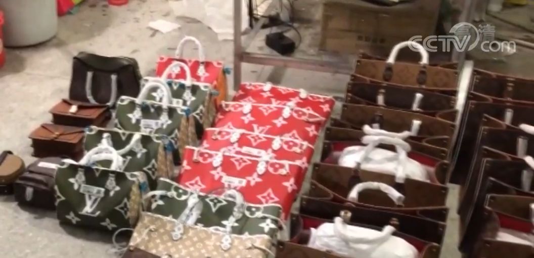 奢侈品上的包是真的吗,迪拜买的名牌包是正品吗