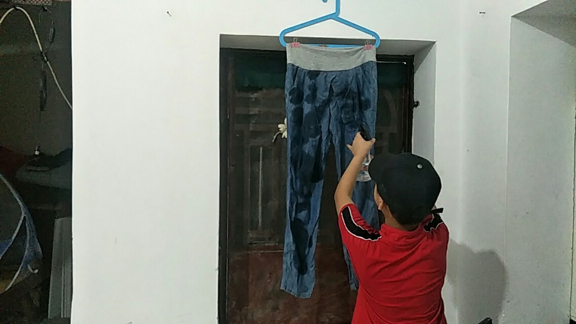 衣服皱巴巴的，没有烫斗怎么办？教你在家巧妙可以把衣服变平整