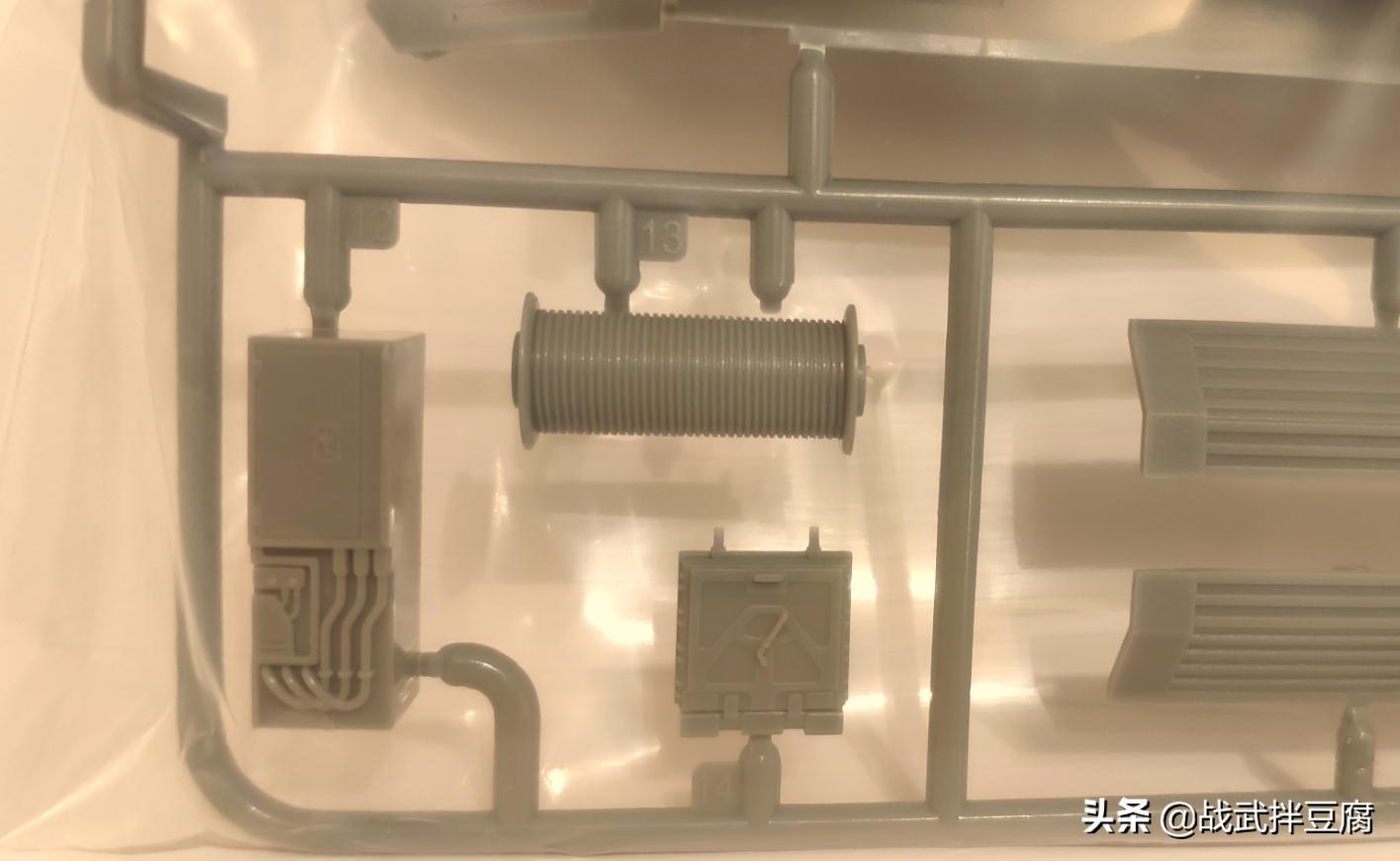 流浪地球厢式运载车合金模型开箱,流浪地球运载车模型开箱