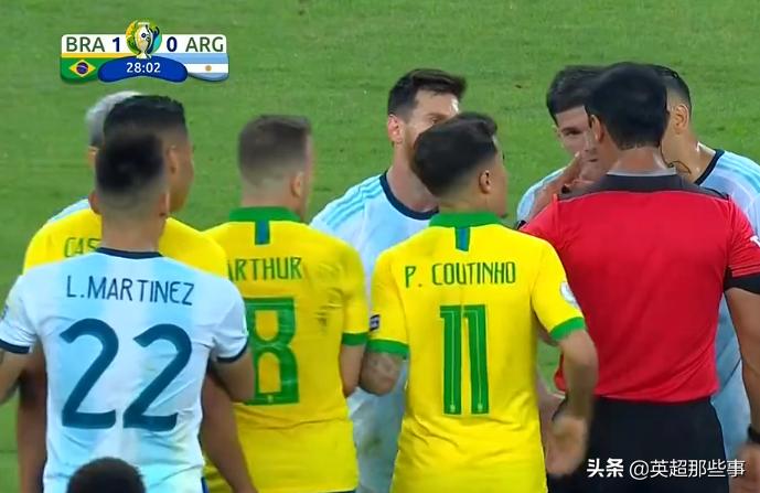 巴阿大战集锦,双人滑铲梅西