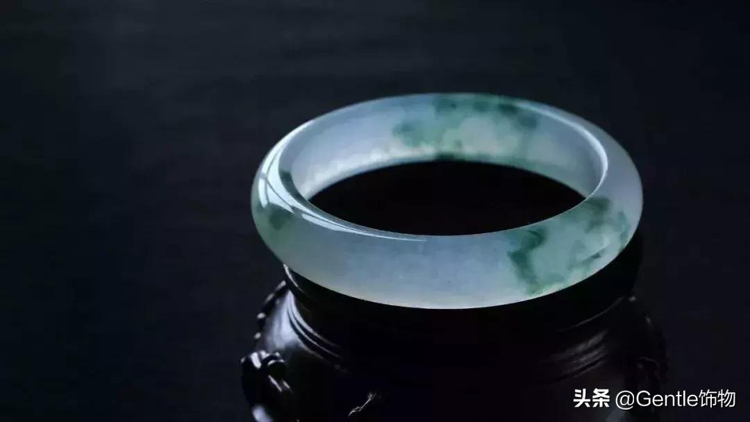 哪些首饰需要用油保养,蜜蜡首饰的日常保养方法