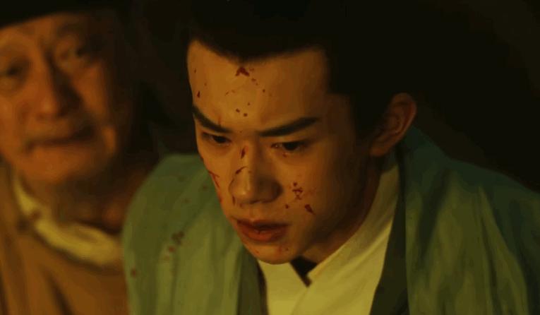 易烊千玺从南到北,易烊千玺从王俊凯前面走