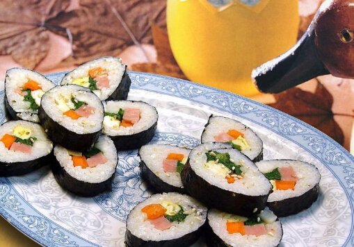 韩国紫菜包饭和日本紫菜包饭,紫菜包饭最简单的做法