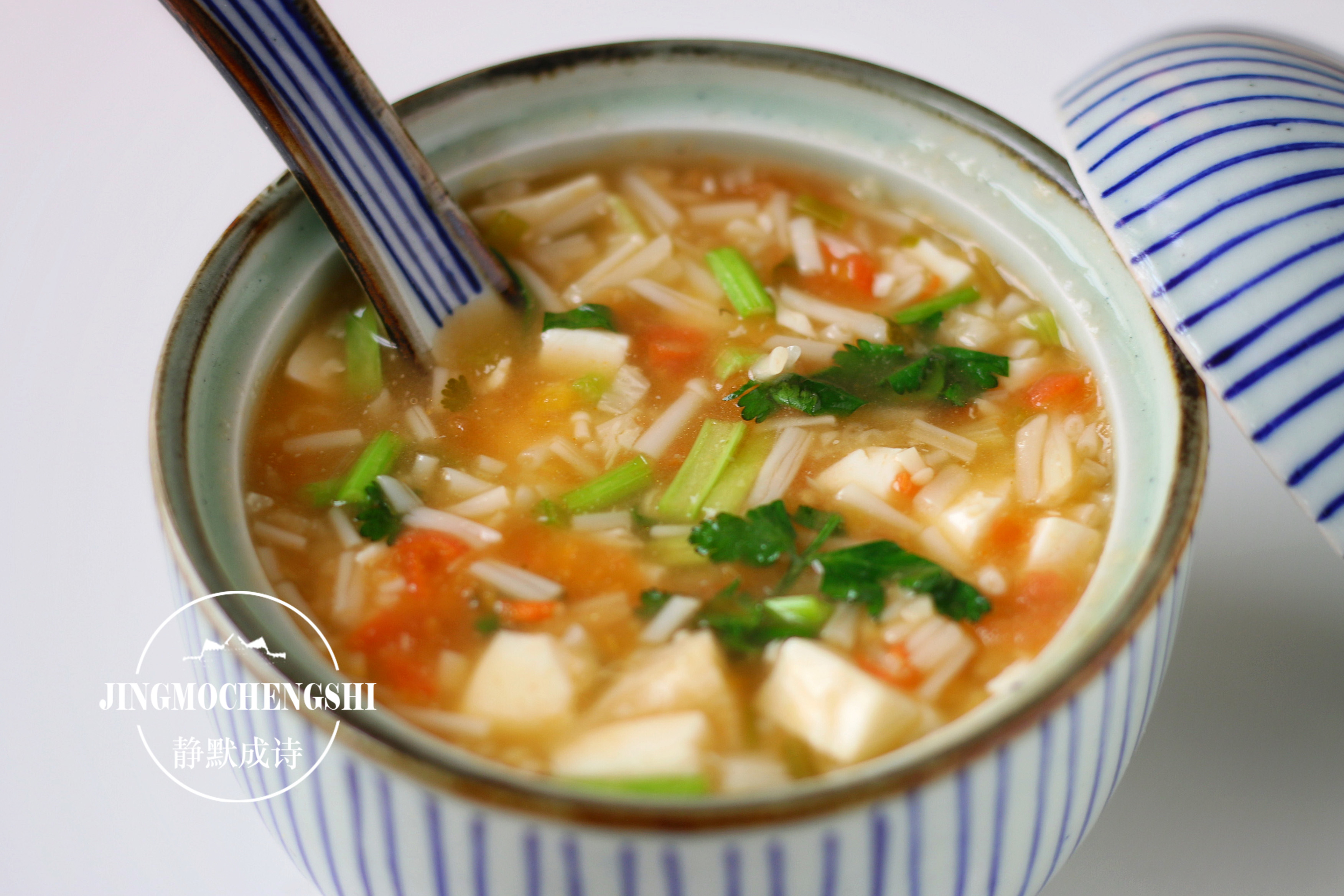 清淡养胃又营养的汤,这碗祛湿暖胃汤春季汤水不能少