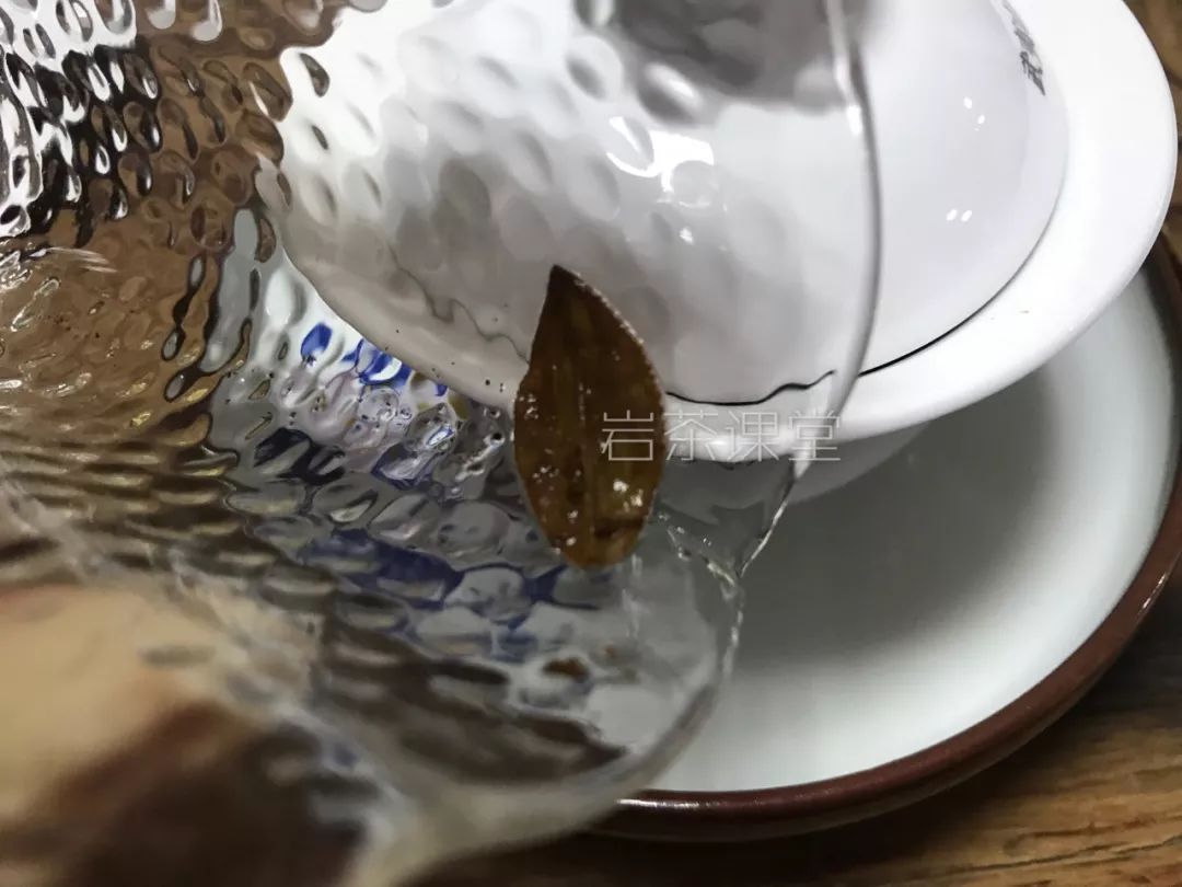 桐木关的红茶和云南红茶的区别,桐木关红茶是什么红茶