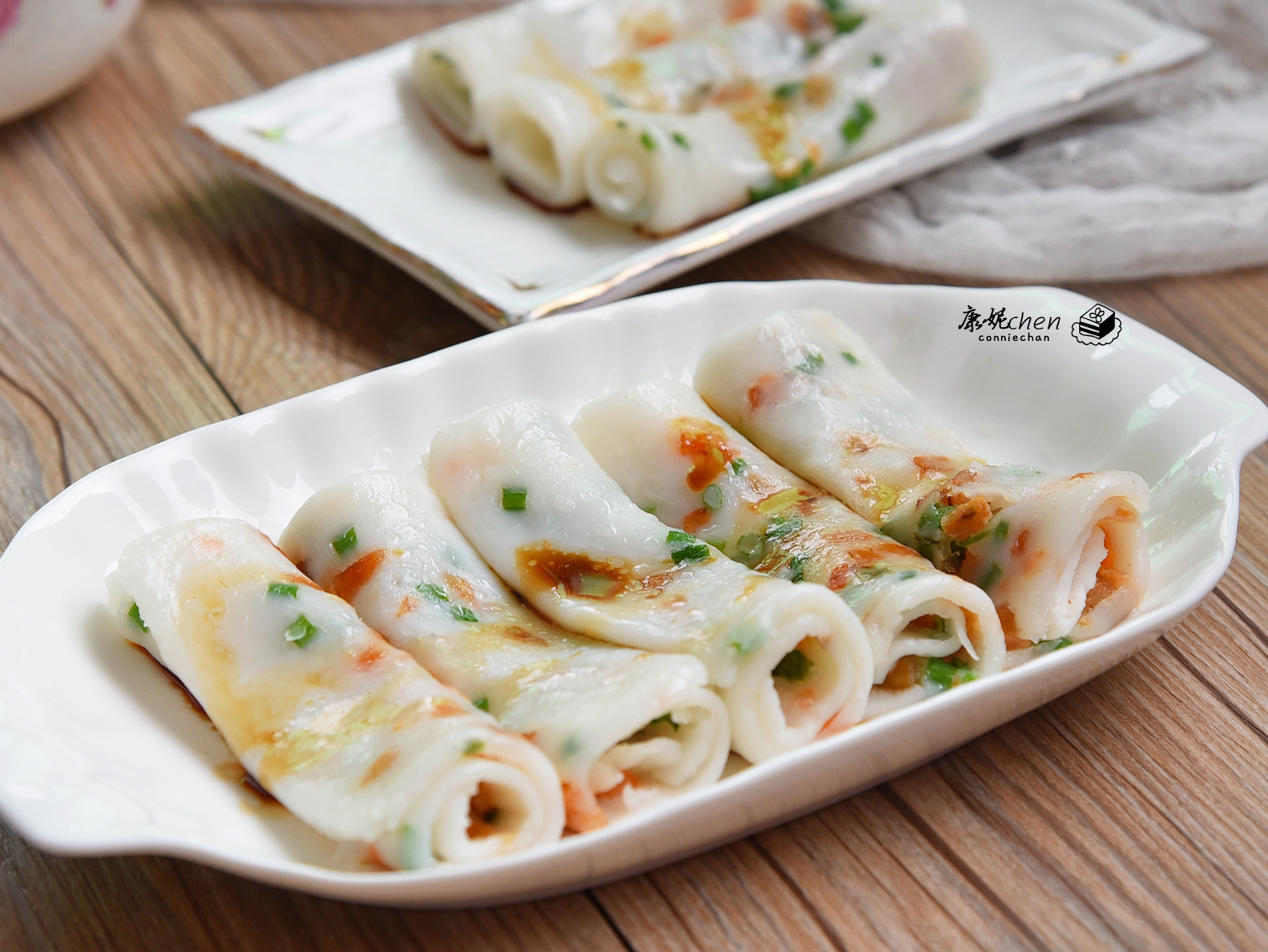 它用大米做的，做法简单，晶莹剔透，香滑可口，当早餐营养又好吃