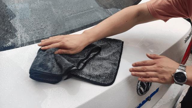 洗车水枪家用体验,绿田锂电高压水枪洗车神器评测