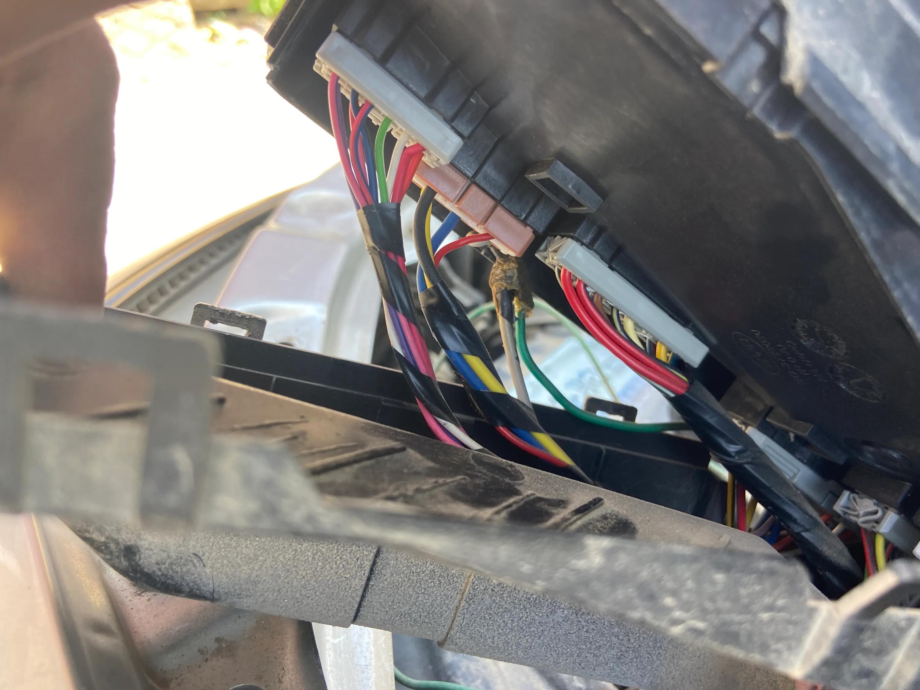 终于忍不住了，再次看到这几个字：未检测到钥匙，拿起了螺丝刀