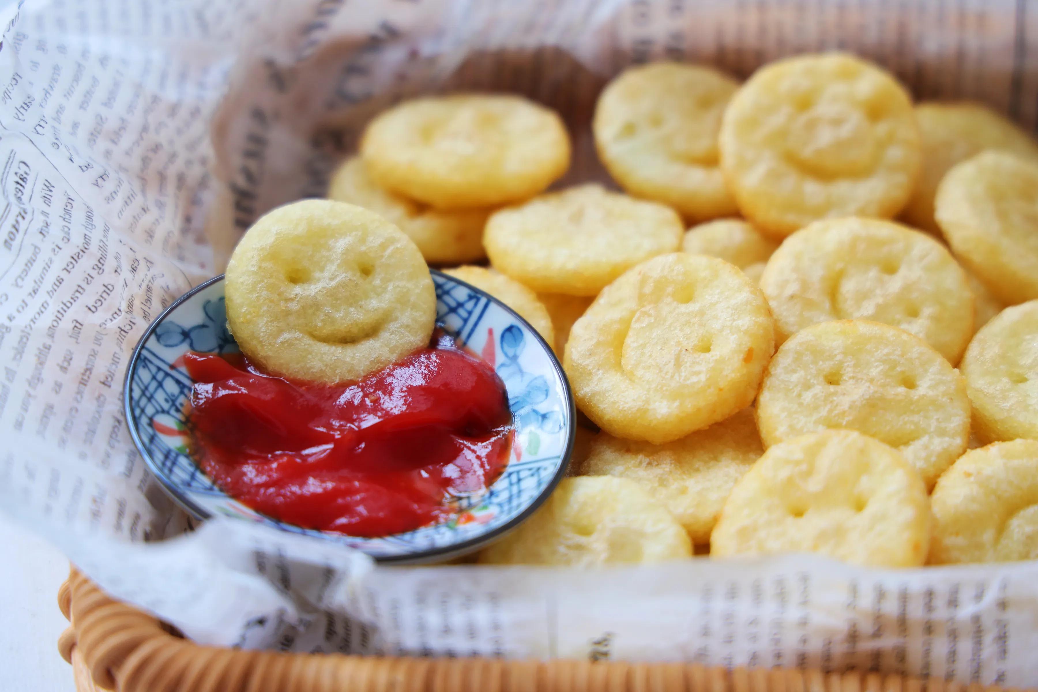 怎么做笑脸土豆不油炸,餐厅脆皮土豆怎么做
