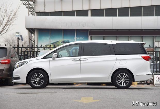 全新奔驰mpv上市全系2.0t不足30万,最便宜的奔驰mpv斯宾特