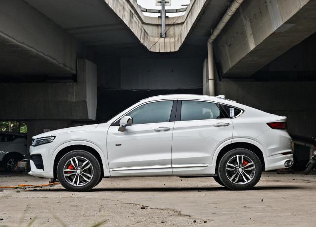 一名资深的轿跑车，238马力+爱信8AT，销量却如此不堪